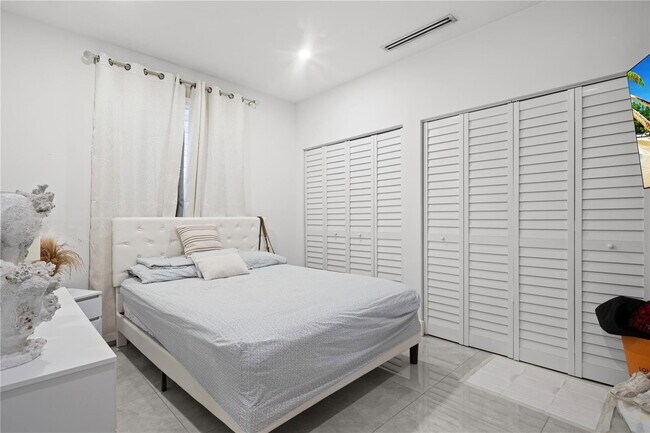 Building Photo - Southwest 150th Court, Miami, FL 33185 - 4 BR 2 BA single-family home