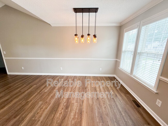 Building Photo - 805 Phillips Pointe Dr