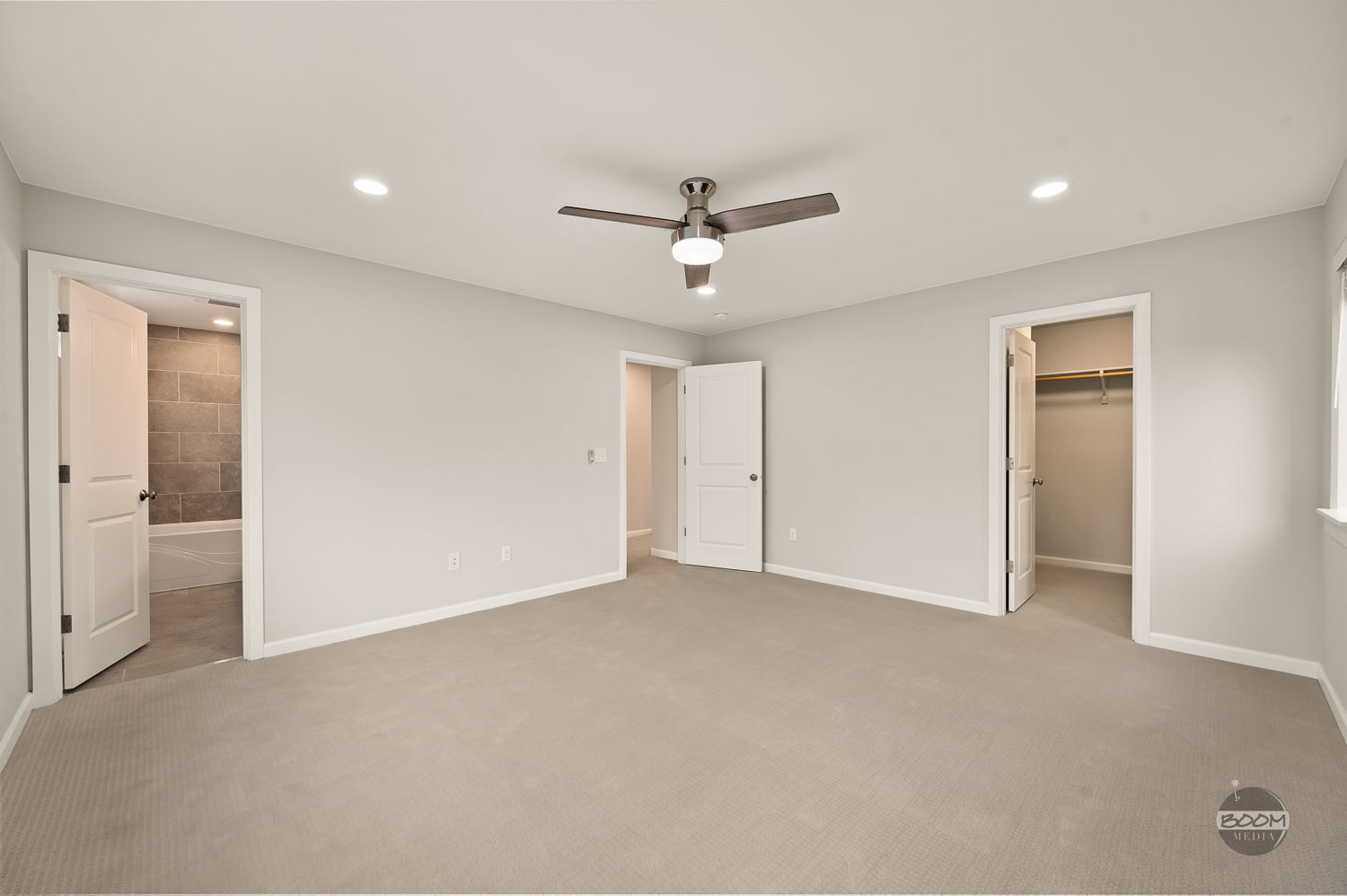 Building Photo - 1501 N Sunny Hill Cir