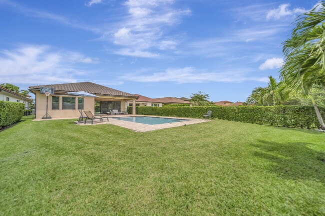 Building Photo - 8720 E Baypoint Cir