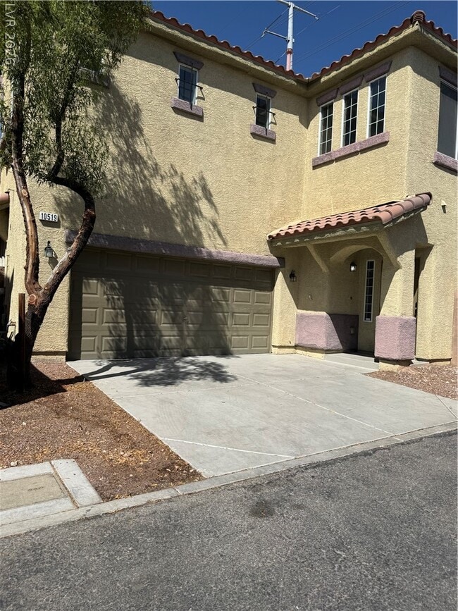 Building Photo - 10519 Allegrini Dr