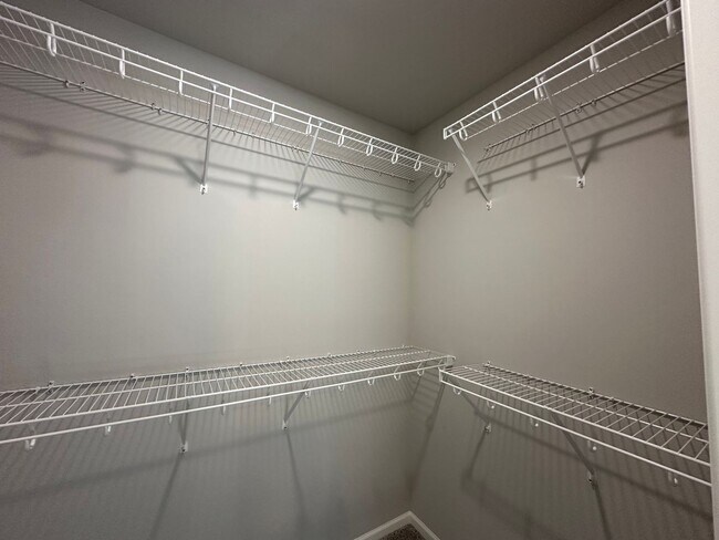 Building Photo - 4-Bedroom, 2-Bathroom Twin Home in South Fargo!