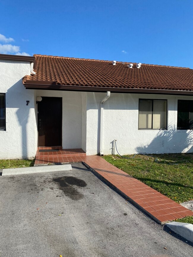 Building Photo - 1481 SW 124th Ct