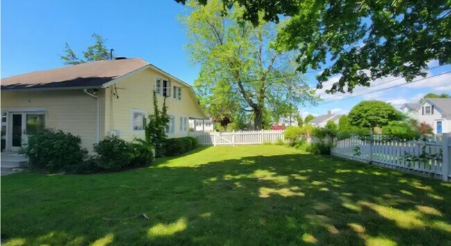 Building Photo - 3 Highland Terrace