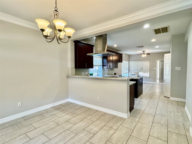 Building Photo - 5722 Fort Sumter Ln