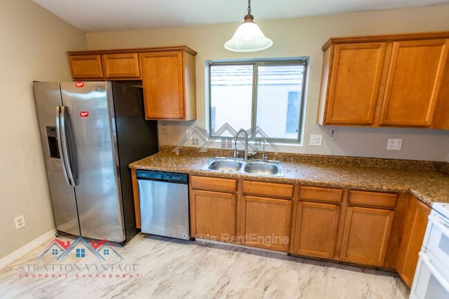 Building Photo - 6714 E Flynn Ave