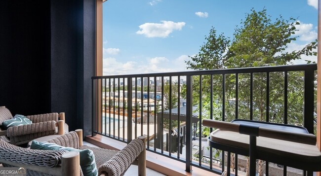 Building Photo - 660 11th St NW