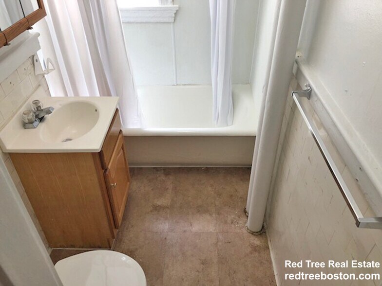 Building Photo - 1185 Boylston St