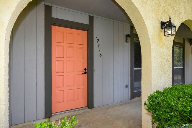 Building Photo - SPACIOUS 4-BEDROOM IN VALLEY FORGE