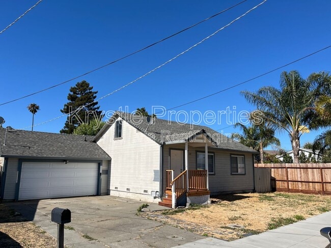 Primary Photo - 228 Donaldson Way E