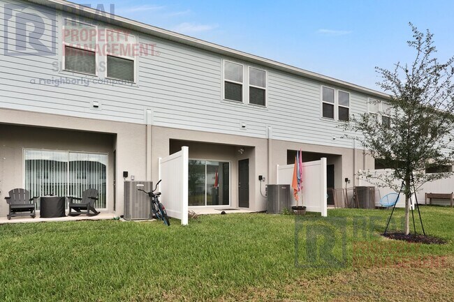 Building Photo - 8937 Daybreak St