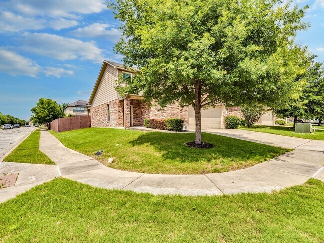 Building Photo - Beautiful 3/BR 2.5/BA Rental with Spacious...