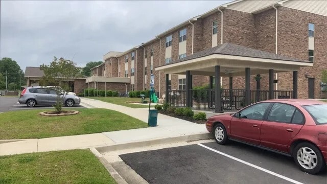 Building Photo - 705 NE 7th St