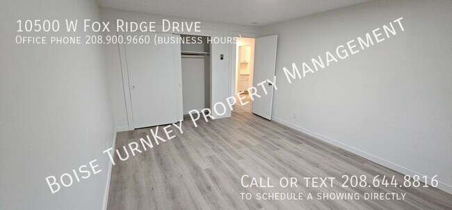 Building Photo - 10500 W Fox Ridge Dr