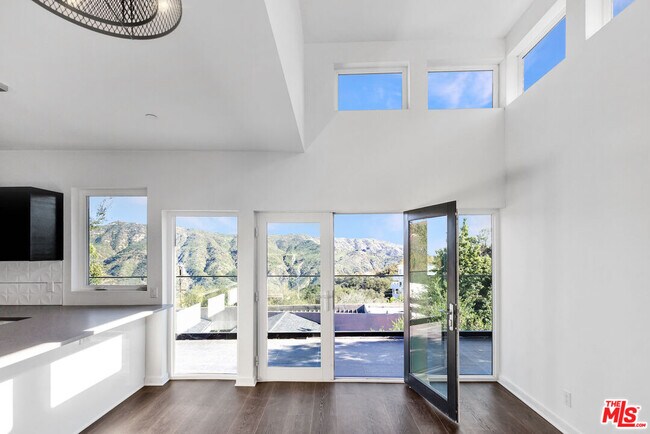 Building Photo - 26349 Fairside Rd