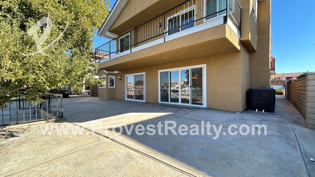 Building Photo - 4 Bed 3 Bath Spring Valley Lake Home On Th...