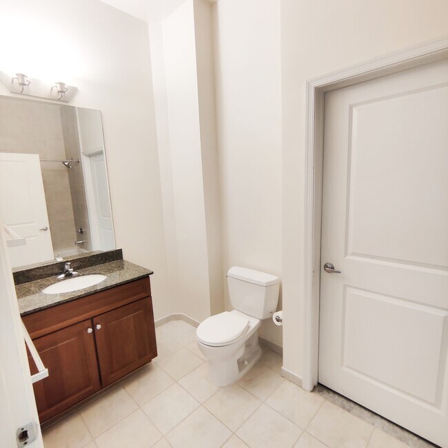 Building Photo - 309 Holland Ln