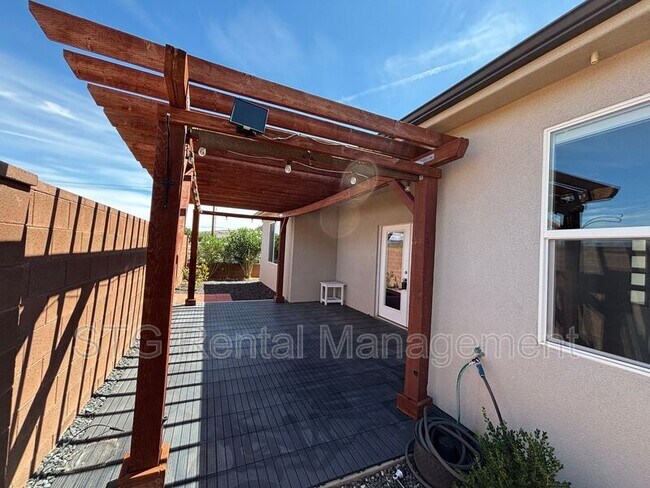 Building Photo - 1792 W 150 S