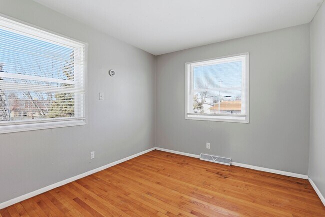 Building Photo - 836/840 Greenwood Court