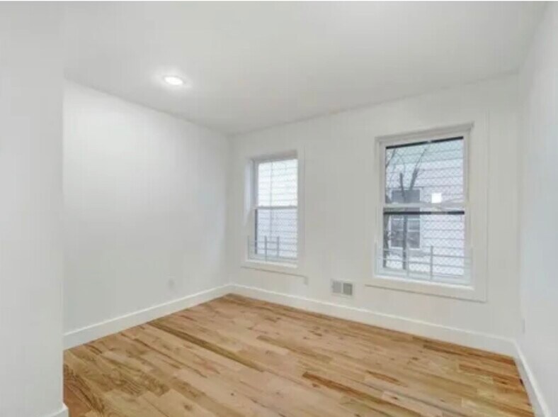 Building Photo - 89 N Munn Ave