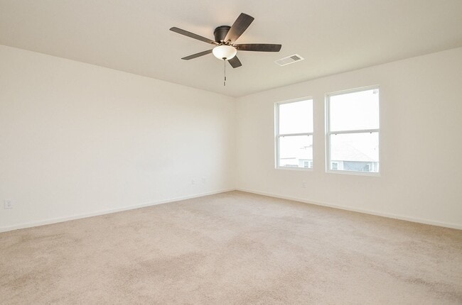 Building Photo - 1013 Banyon Tree Ln