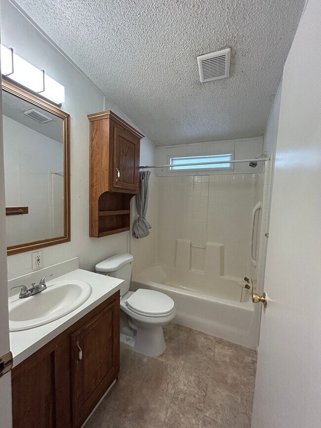 Building Photo - 40771 Blue Oak Dr