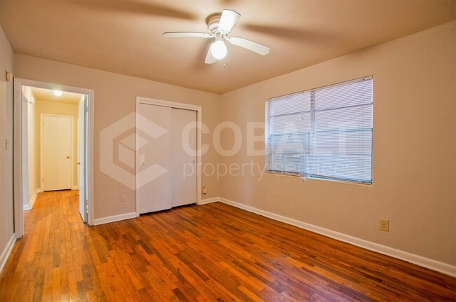 Building Photo - 896 Greenwood Ave NE