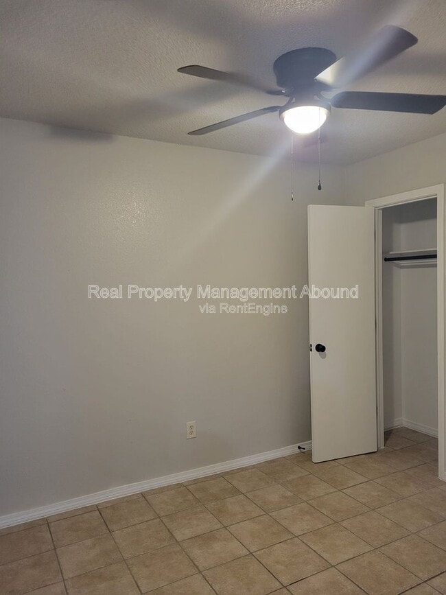 Building Photo - 101 E Broadway St