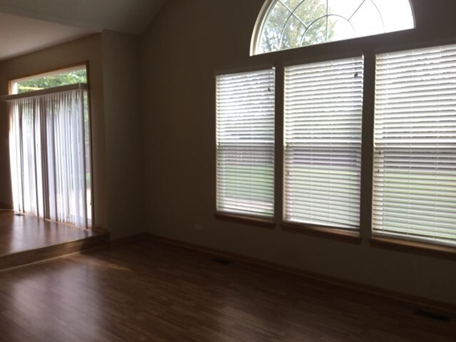 Building Photo - 2302 High Ridge Ln