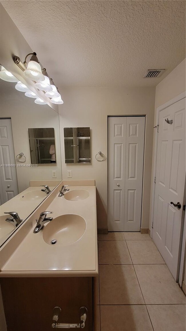 Building Photo - 5923 Manchester Way