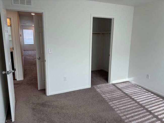 Building Photo - Lemmon Valley Townhouse