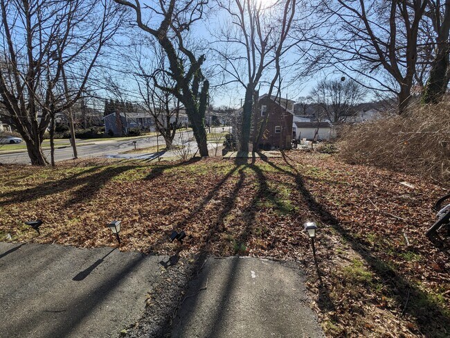 Building Photo - 386 Platt Ave