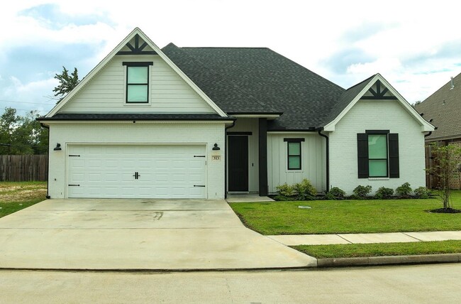 Building Photo - 313 Mandavilla Wy