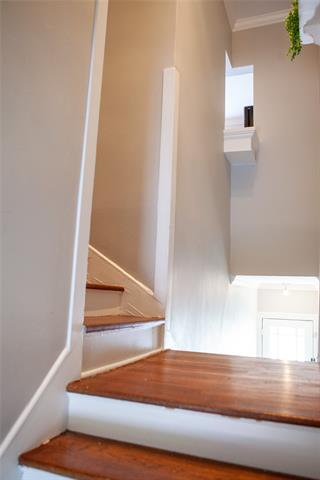 Building Photo - 5347 Lewis St