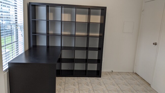 Building Photo - 2750 Holly Hall St