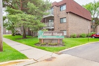 Building Photo - 701 W Central Rd
