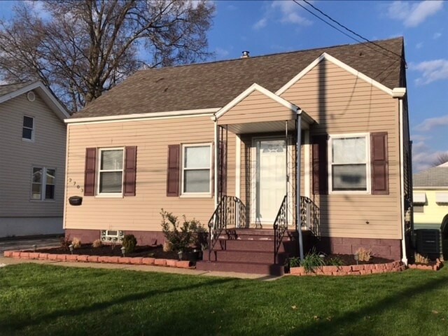 Front - 2703 Oakwood Drive