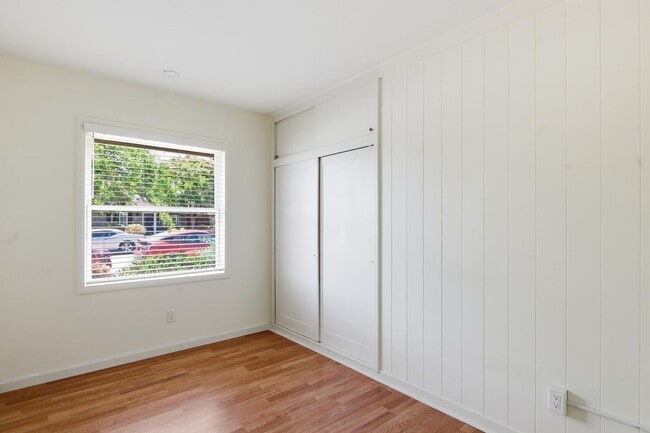 Building Photo - 3BD/1B Single Family Home - Zen Garden!