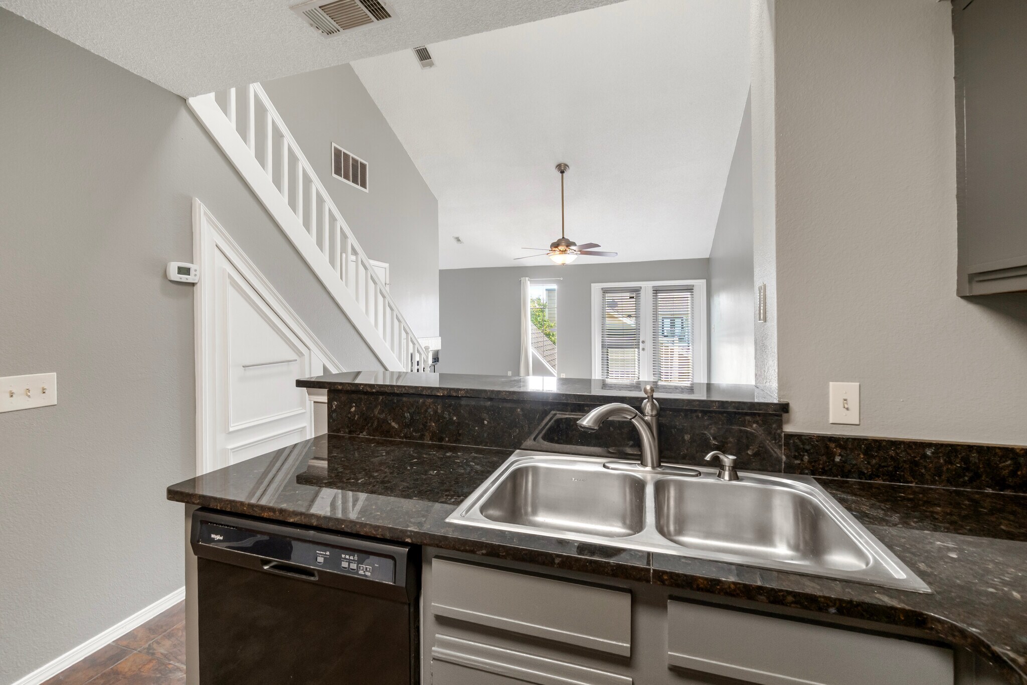 Building Photo - 5001 Grande Dr
