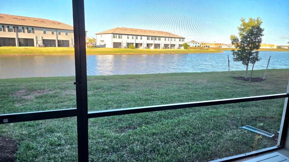 Building Photo - 15035 Sunny Day Dr