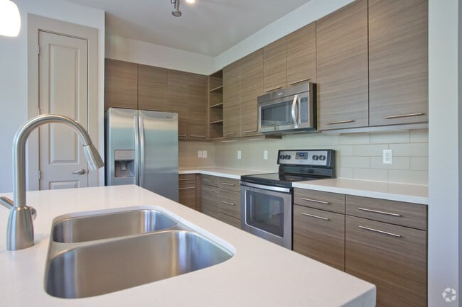 2BR, 2BA - Turkscap - 1,180 SF - Camden Lamar Heights