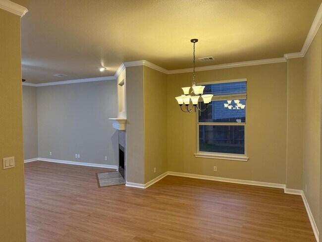 Building Photo - 11505 Emerald Falls Dr