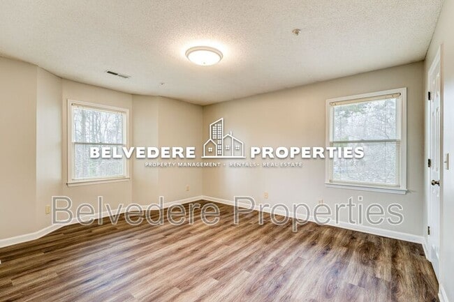 Building Photo - 5934 W Friendly Ave