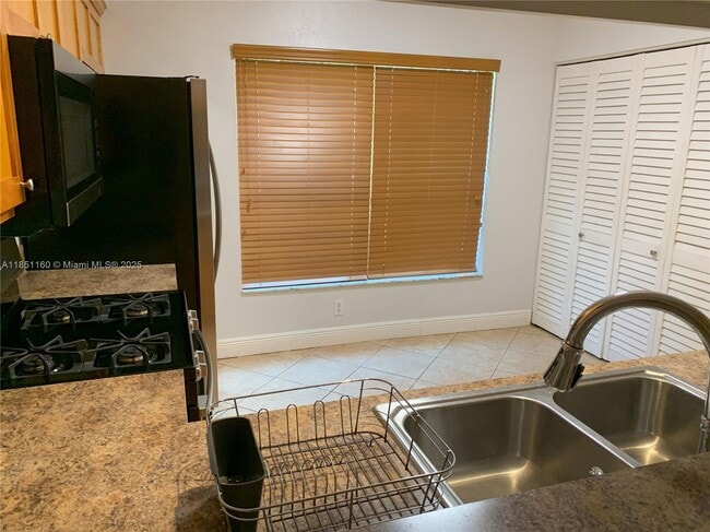 Building Photo - 10911 Jewel Box Ln