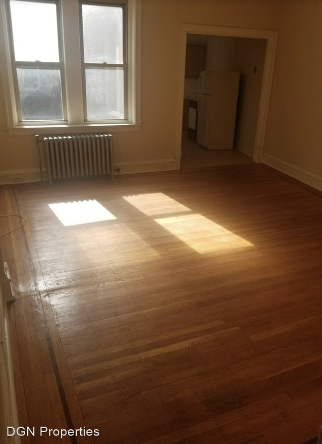 Primary Photo - 200 W Sedgwick St