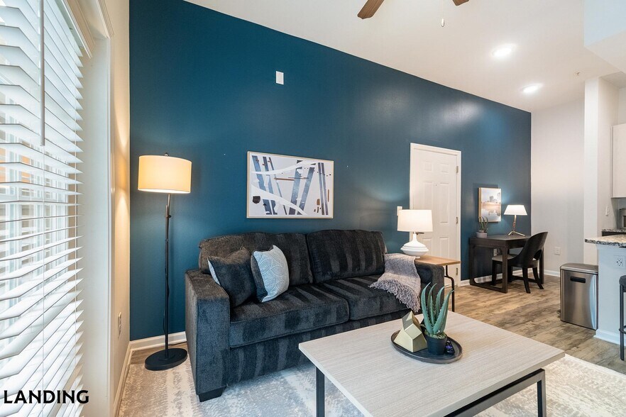 Building Photo - 655 W Mallard Creek Church Rd