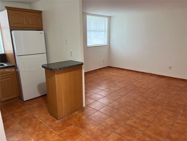 Building Photo - 1801 S Treasure Dr