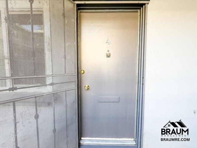 Building Photo - 13115 Oxnard St