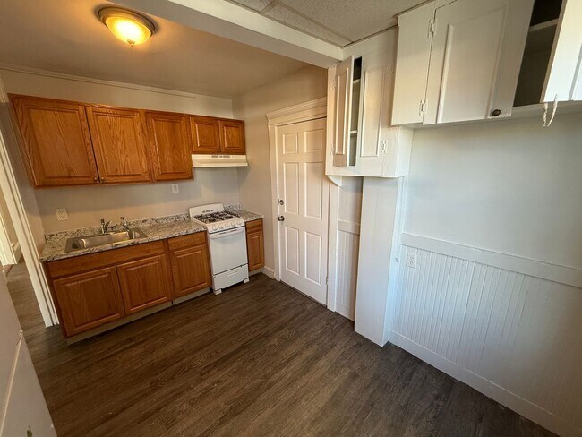 Building Photo - 139 Franklin St