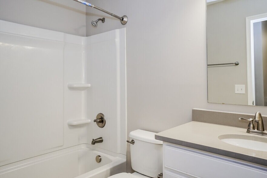 Building Photo - 7500 Willow Leaf Dr